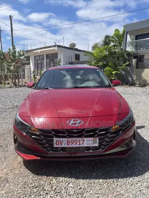 Hyundai Elantra 2022 Red