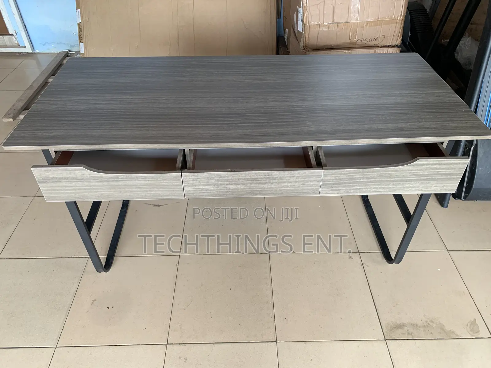 Simple Offer/Study Desk With Drawers