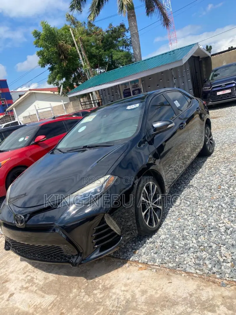 Toyota Corolla SE (1.8L 4cyl 2A) 2018 Black