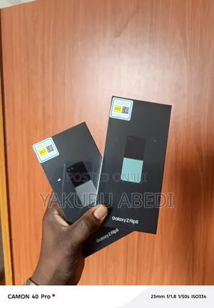 New Samsung Galaxy Z Flip 5 256 GB Black