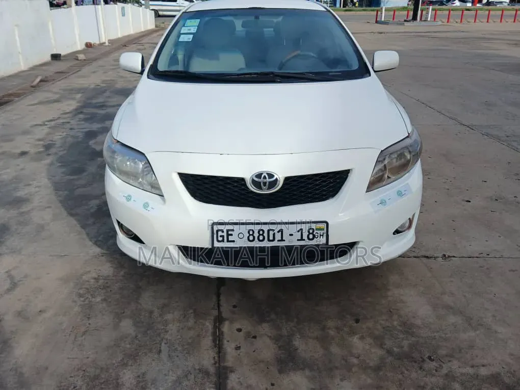 Toyota Corolla 2010 White