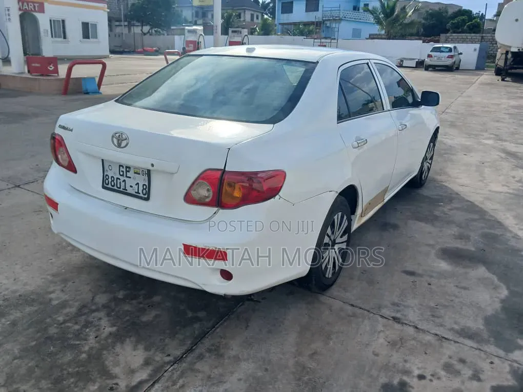 Toyota Corolla 2010 White