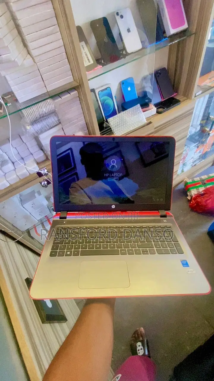 Laptop HP Pavilion 13 8GB Intel Core i3 HDD 1T