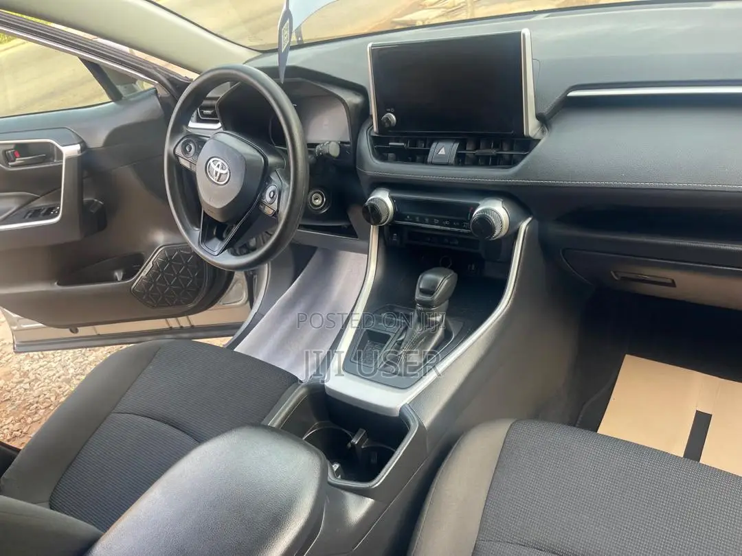 Toyota RAV4 LE AWD 2023 Gray