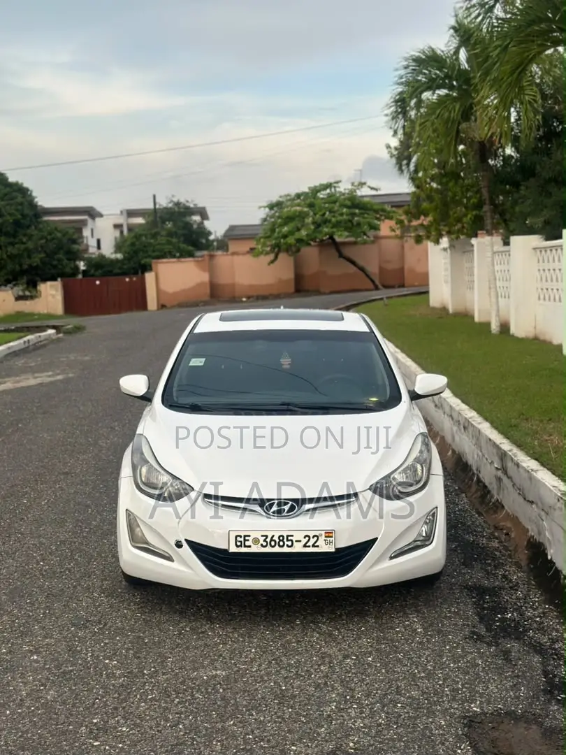 Hyundai Elantra Limited Sedan FWD (1.8L 4cyl 6A) 2013 White