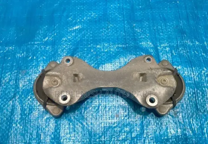 Rear Engine Transmission Mount for W213,C43,And C63 Mercedes Benz