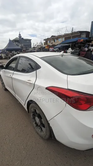 Hyundai Elantra 2013 White