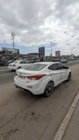 Hyundai Elantra 2013 White