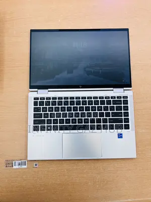 Laptop HP EliteBook 1040 G8 32GB Intel Core i7 SSHD+SSD 512GB