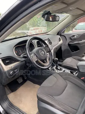 Jeep Cherokee Latitude Plus 4x4 2018 Black