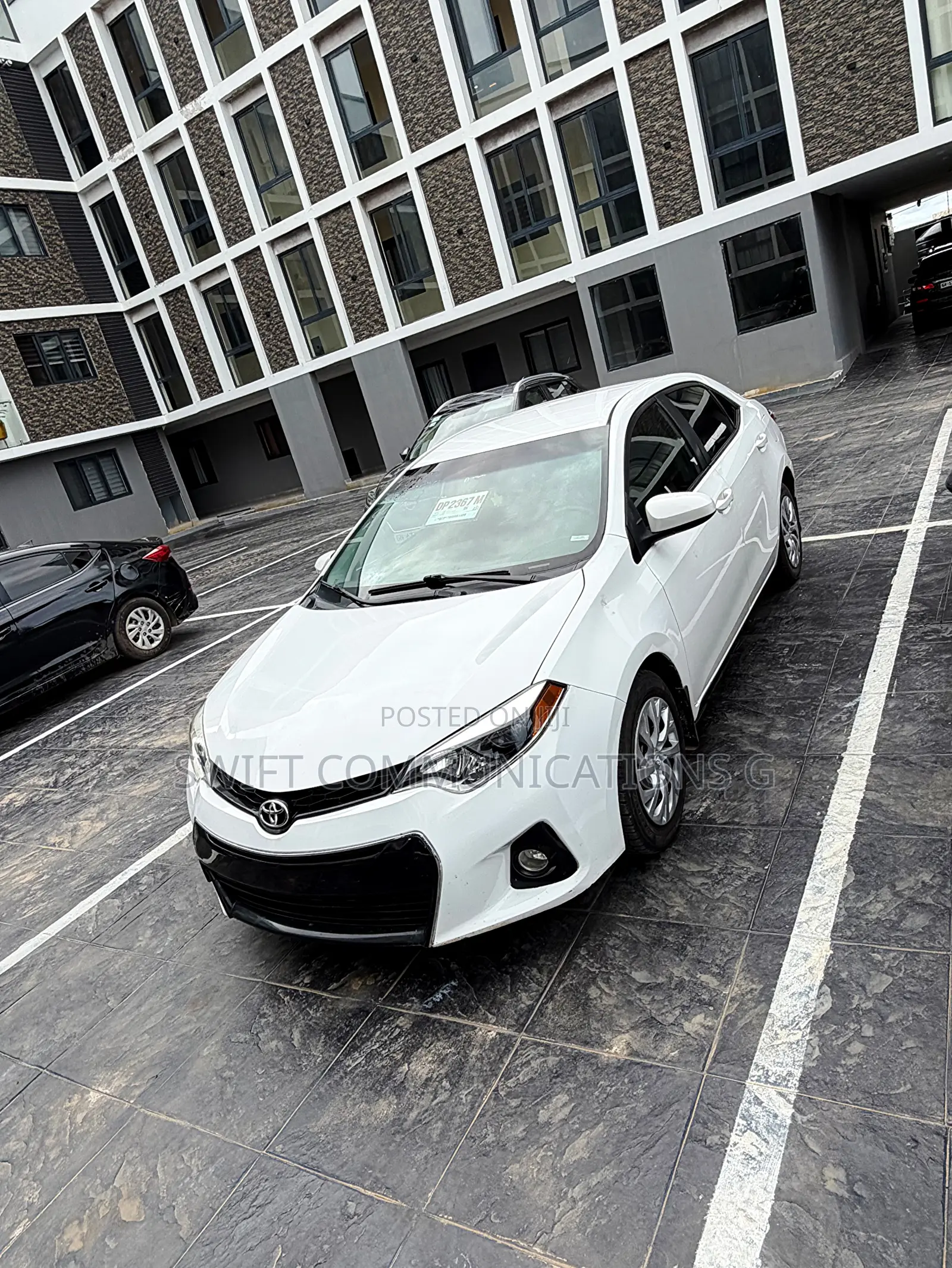 Toyota Corolla LE 4dr Sedan (1.8L 4cyl CVT) 2016 White