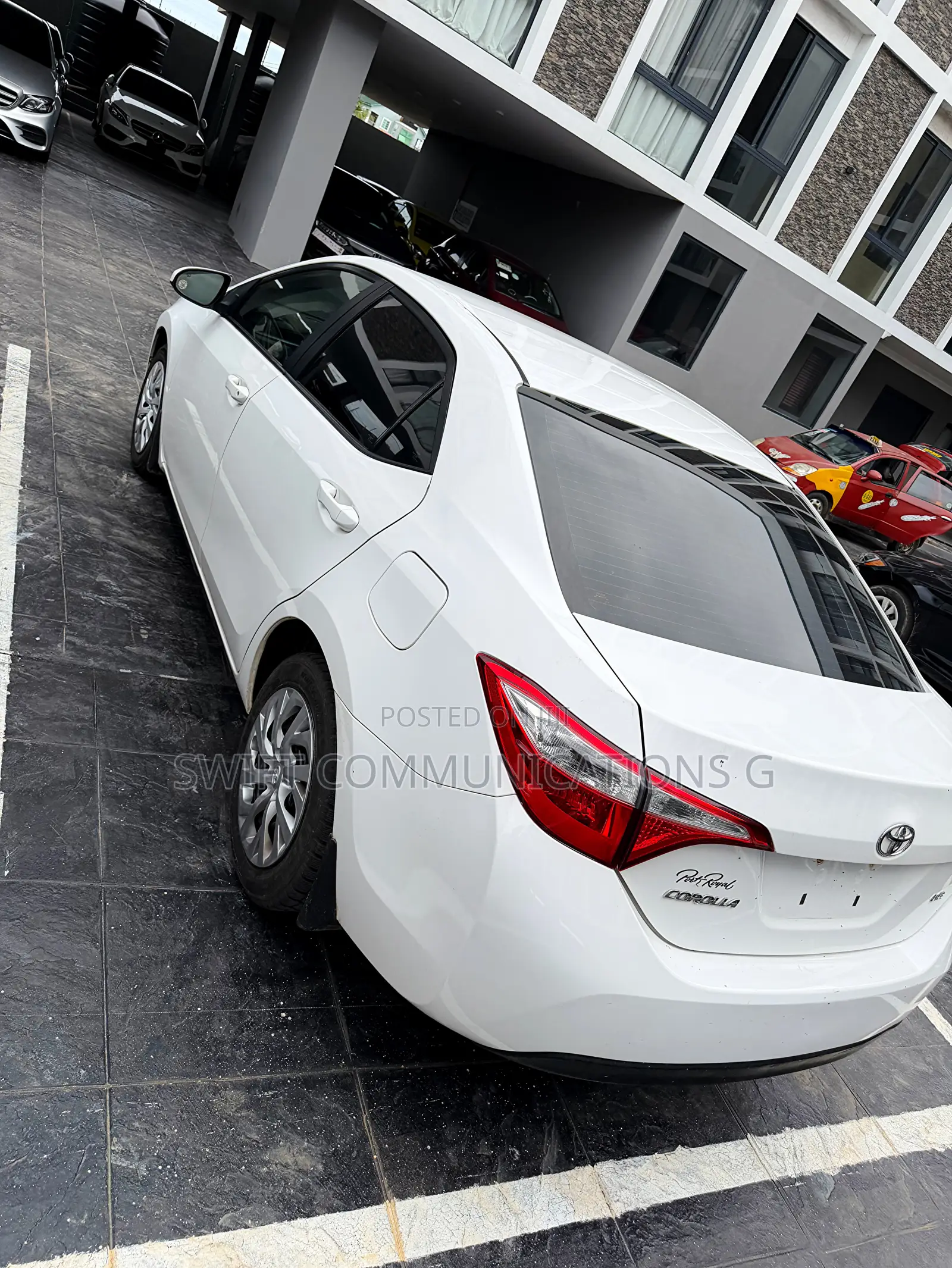 Toyota Corolla LE 4dr Sedan (1.8L 4cyl CVT) 2016 White