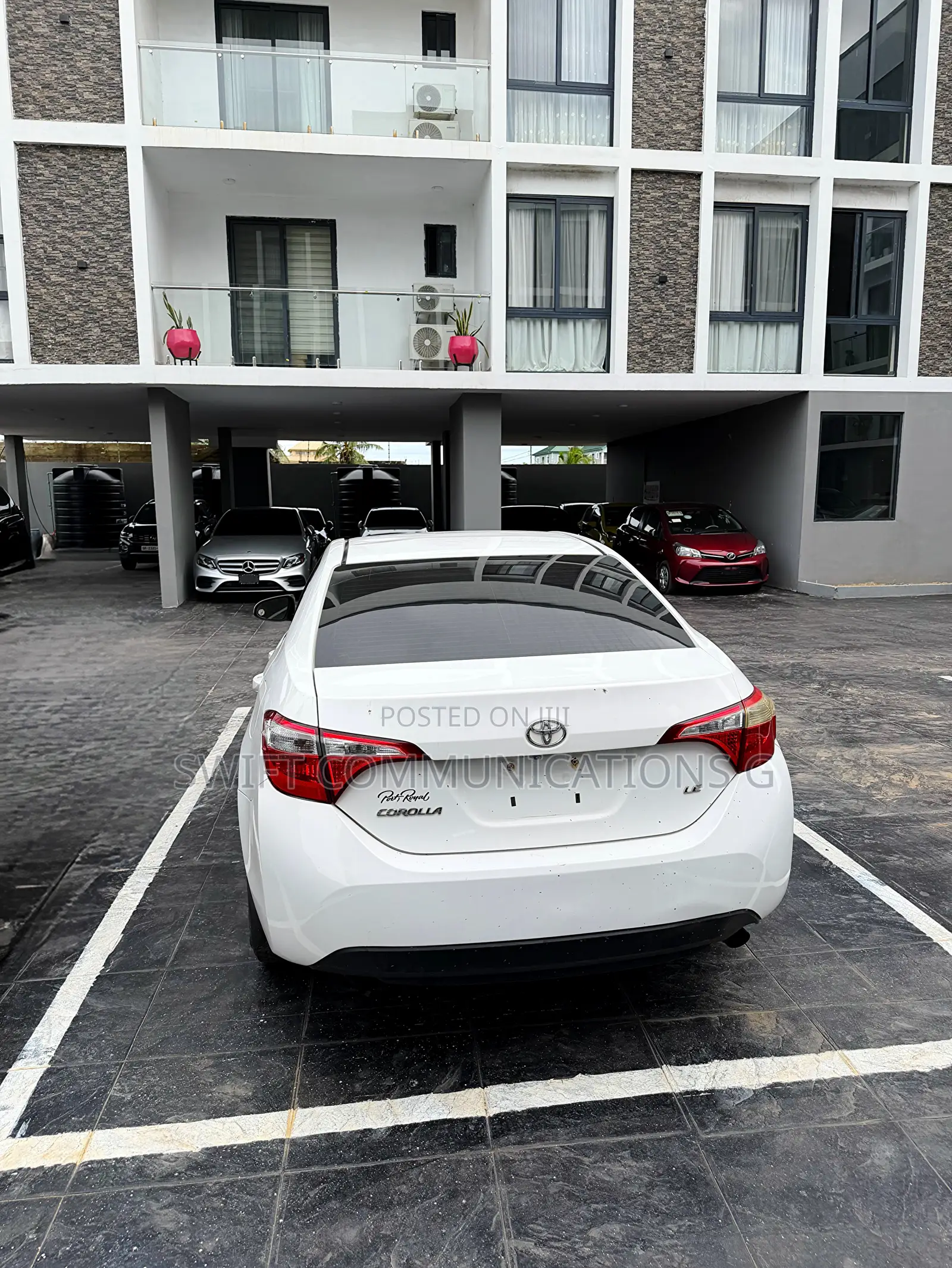 Toyota Corolla LE 4dr Sedan (1.8L 4cyl CVT) 2016 White