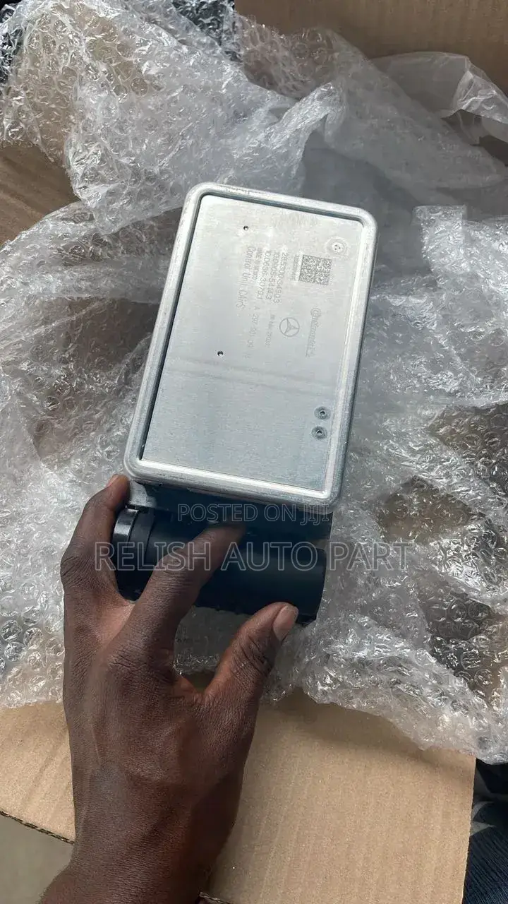 Mercedes-Benz Air Suspension Compressor Pump.