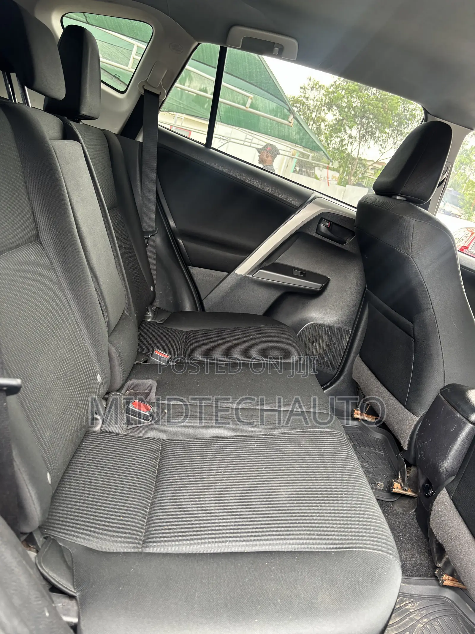 Toyota RAV4 LE AWD 2019 Gray