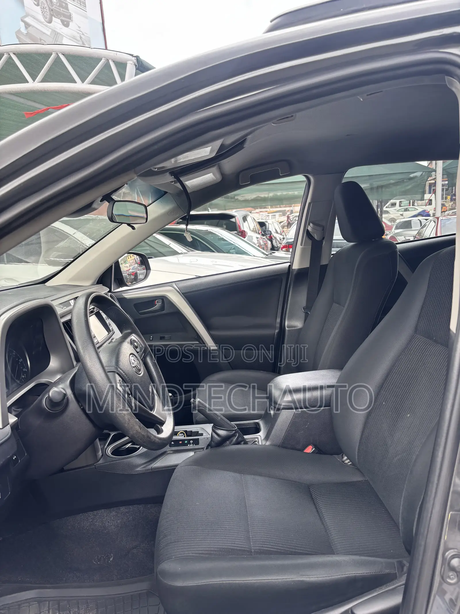 Toyota RAV4 LE AWD 2019 Gray