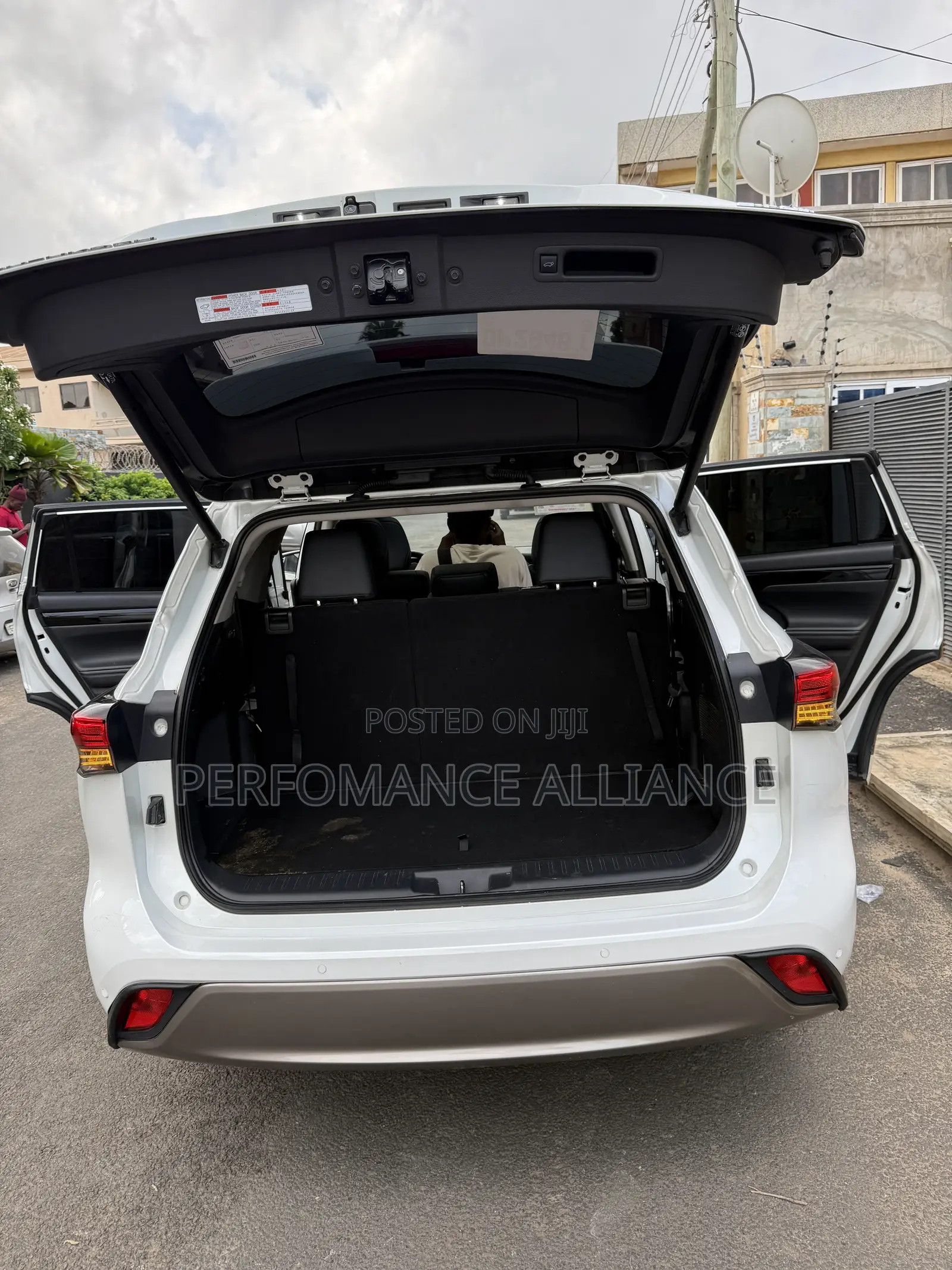 Toyota Highlander XLE 2021 White