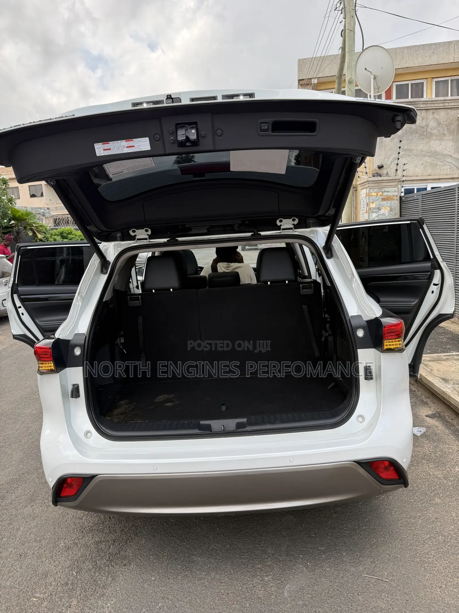 Toyota Highlander XLE 2021 White