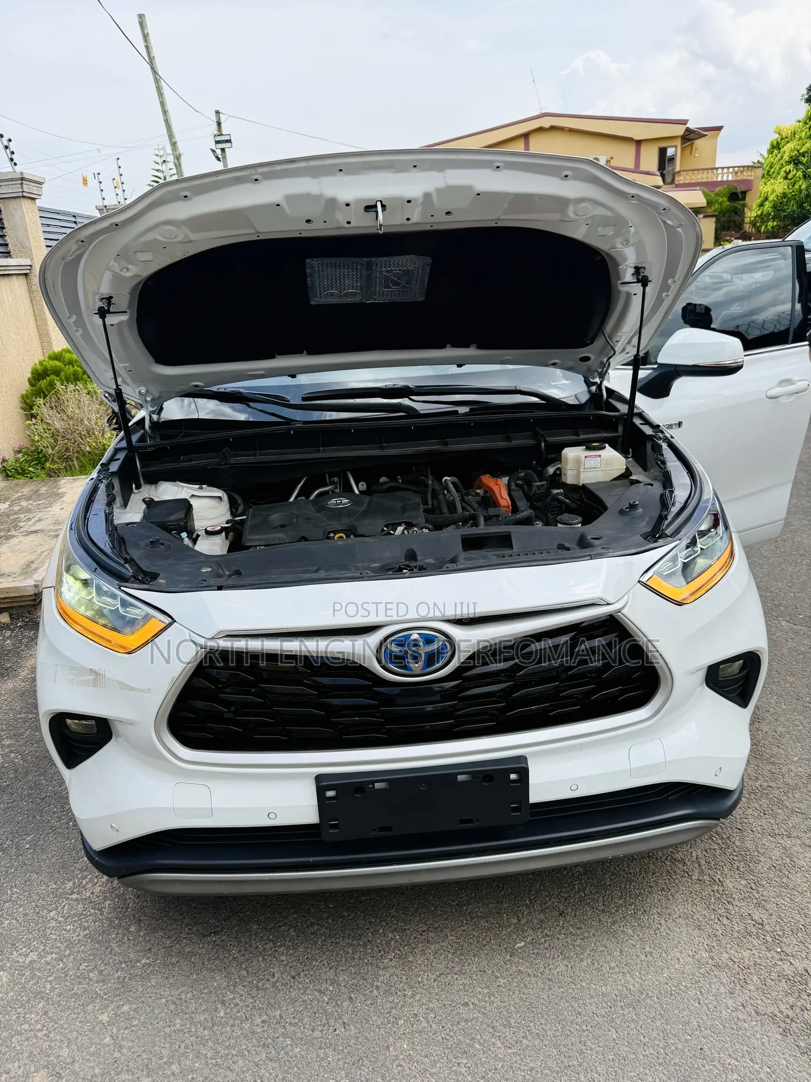 Toyota Highlander XLE 2021 White