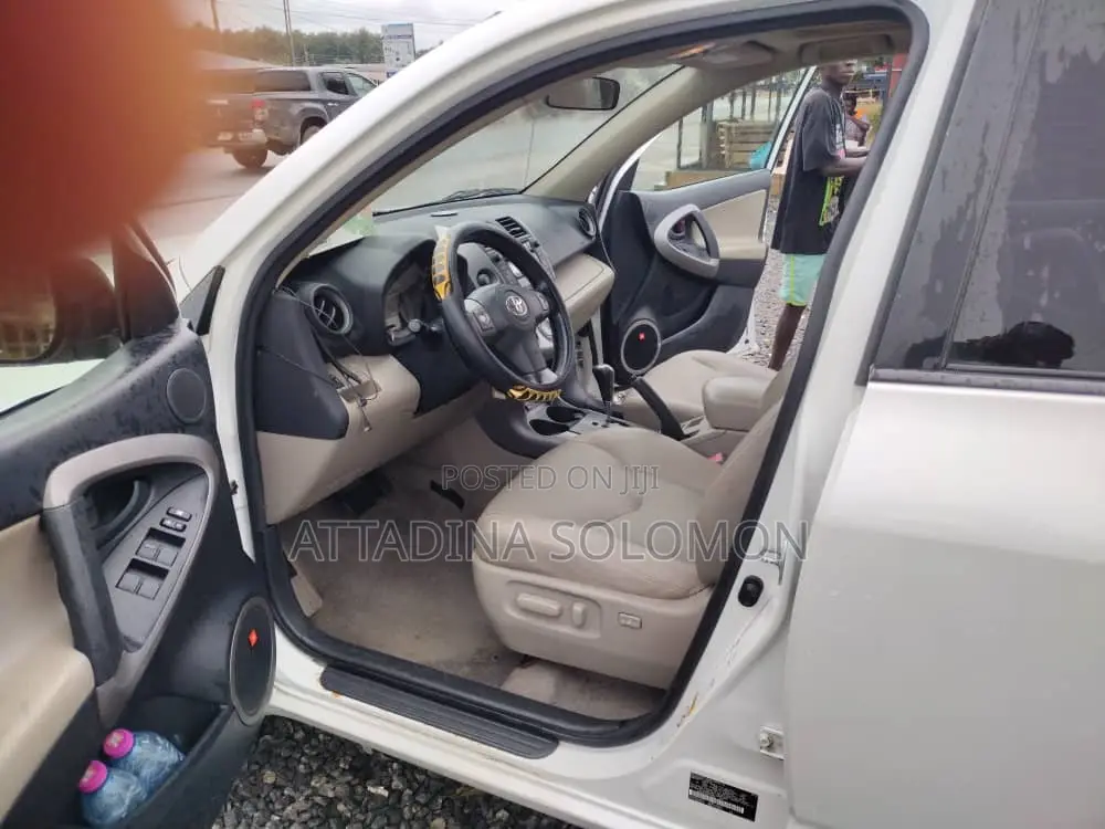 Toyota RAV4 2008 White