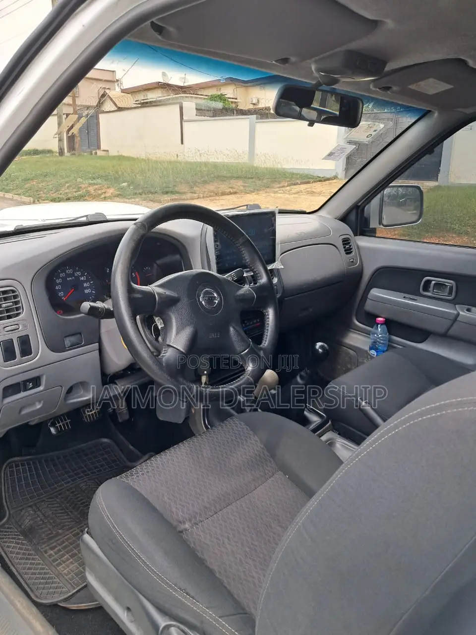 Nissan Hardbody 2015 White