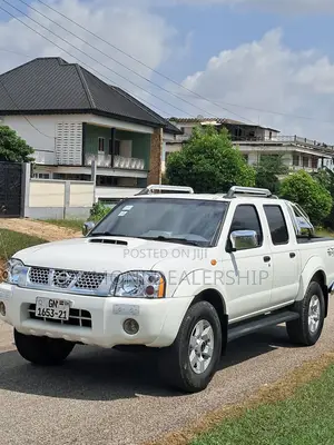Nissan Hardbody 2015 White
