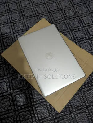 Laptop HP 15 8GB Intel Core i5 HDD+SSD 500GB