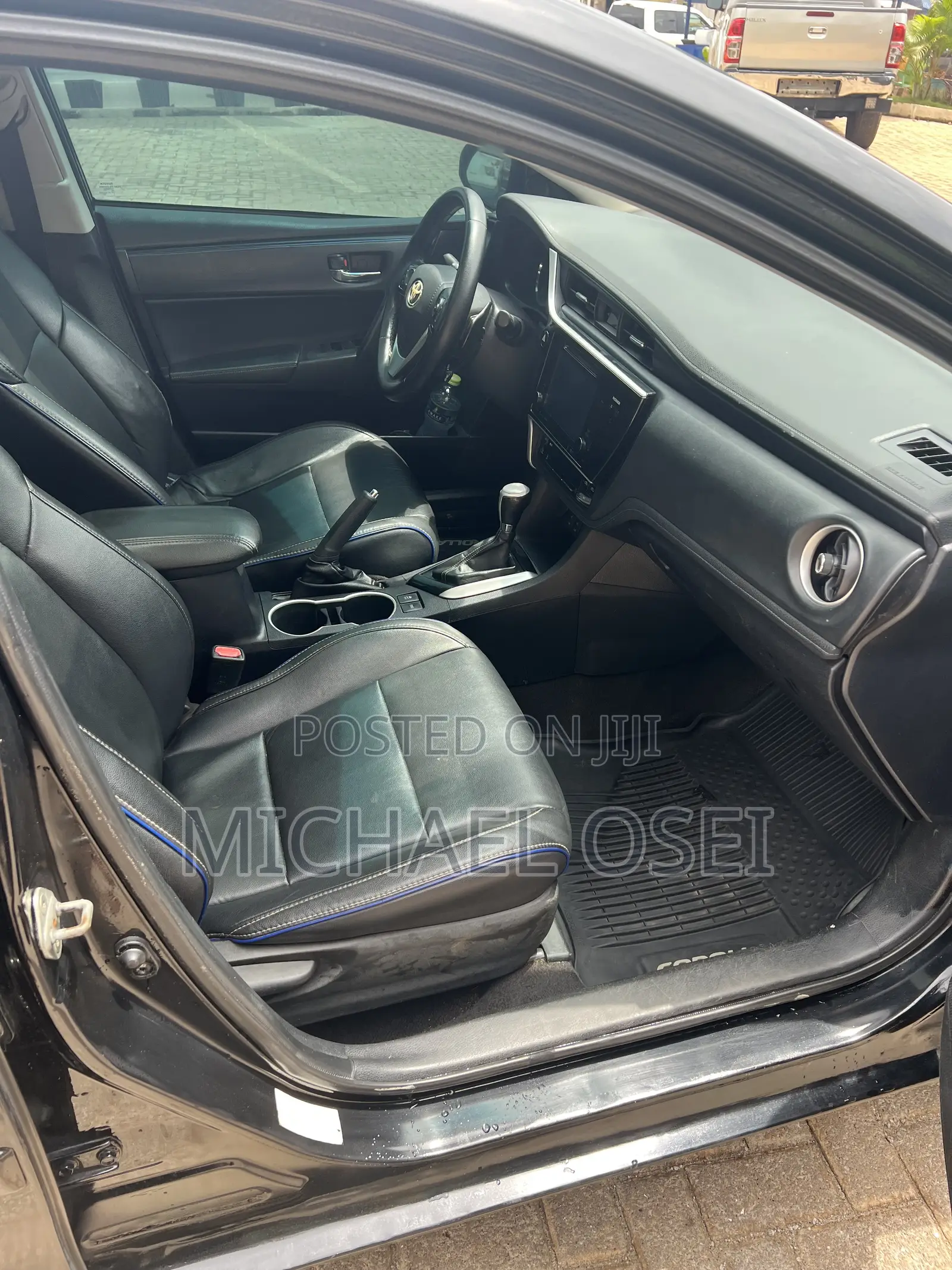 Toyota Corolla XSE 4dr Sedan (1.8L 4cyl CVT) 2017 Black