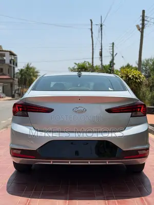 Hyundai Elantra Limited 2019 Silver