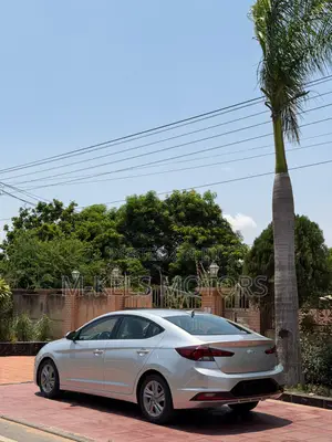 Hyundai Elantra Limited 2019 Silver