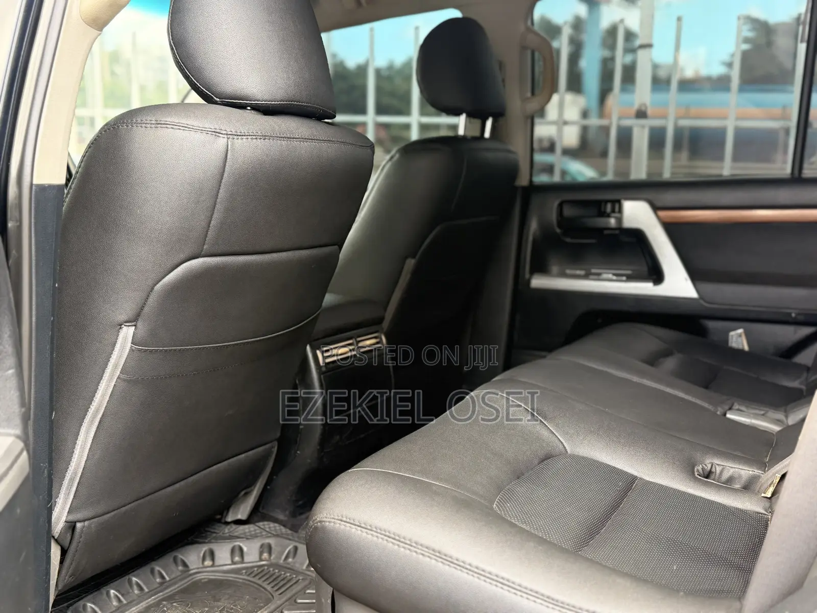 Toyota Land Cruiser 5.7 V8 2013 Black