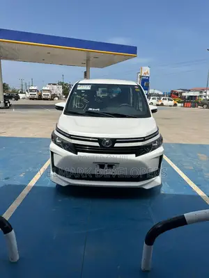 New Toyota Voxy 2015 White