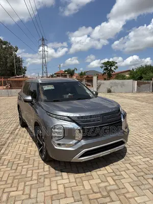 Mitsubishi Outlander 2020 Silver