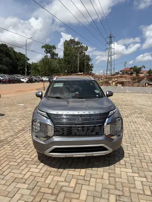 Mitsubishi Outlander 2020 Silver