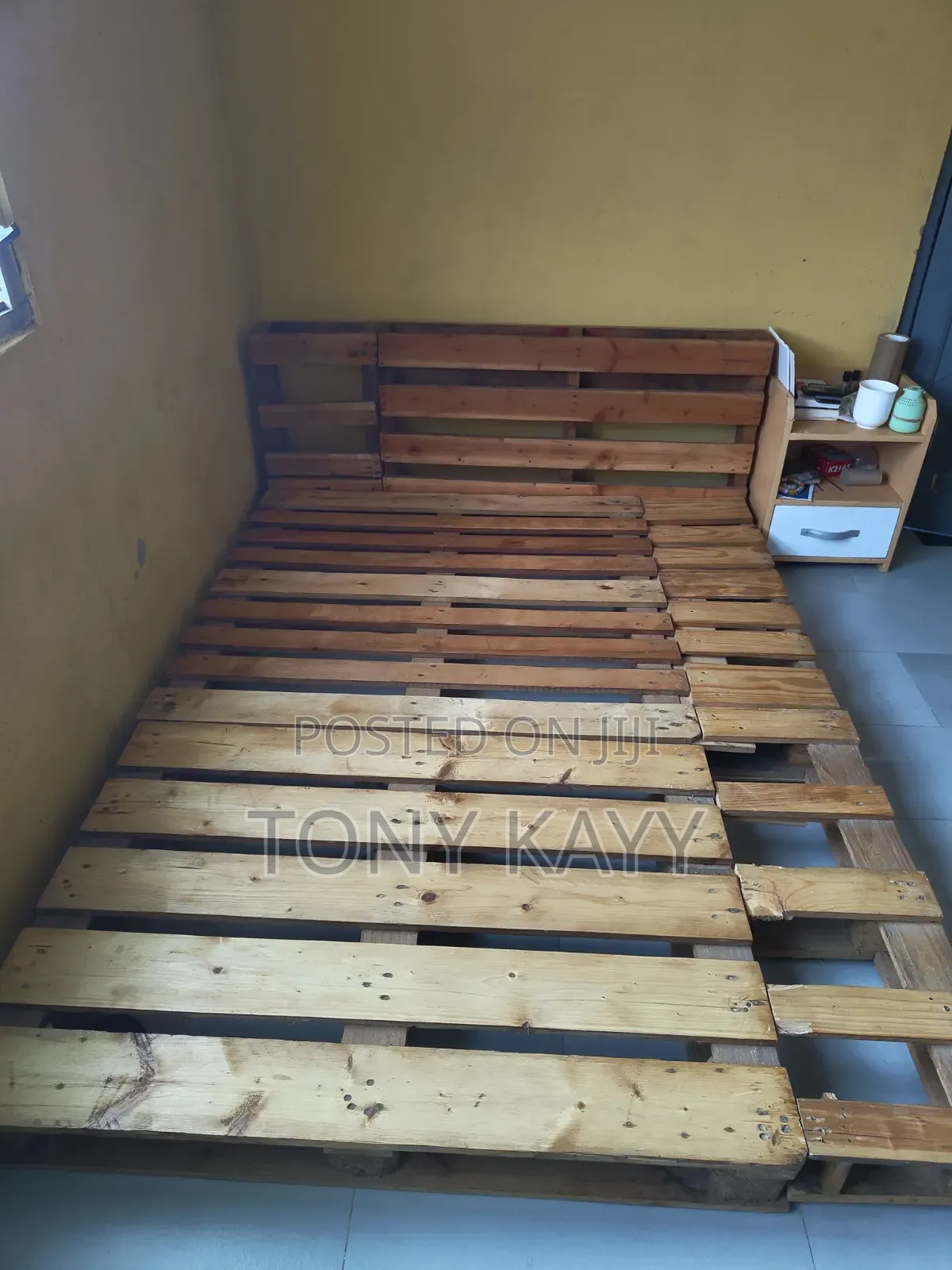 Pallet Bed