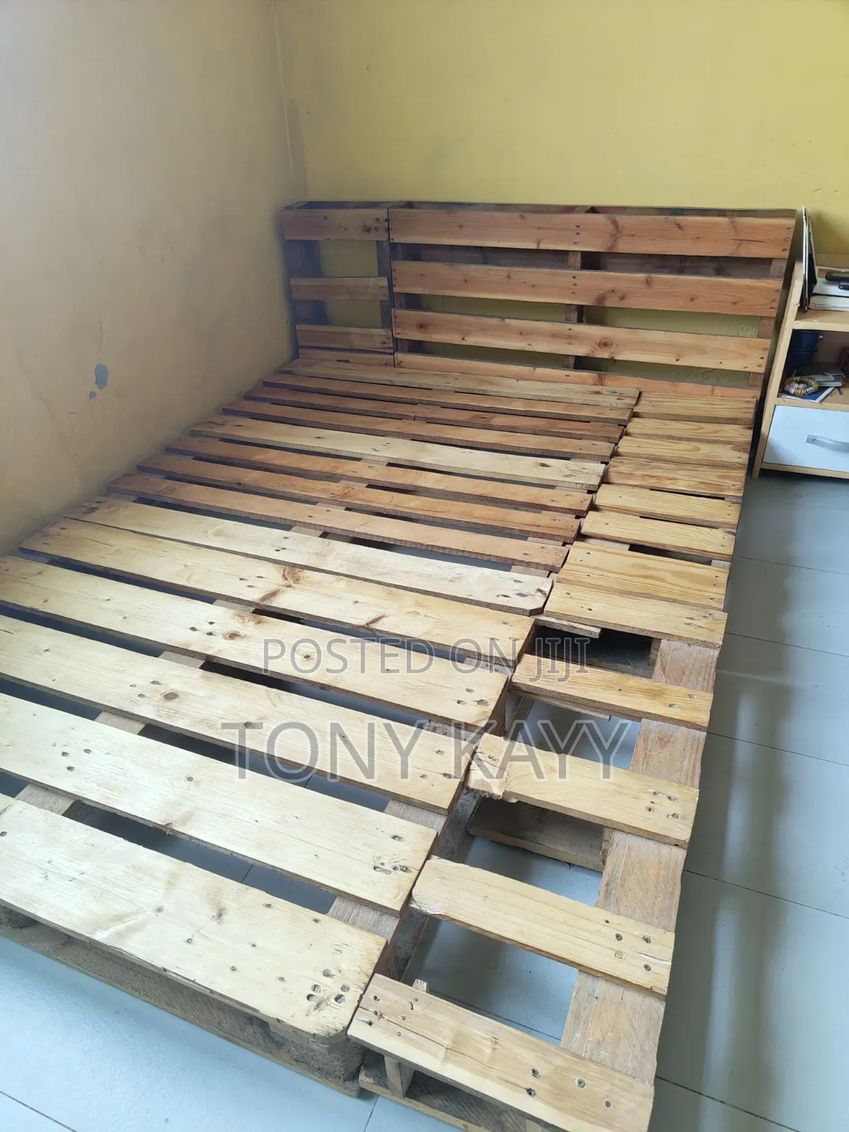 Pallet Bed