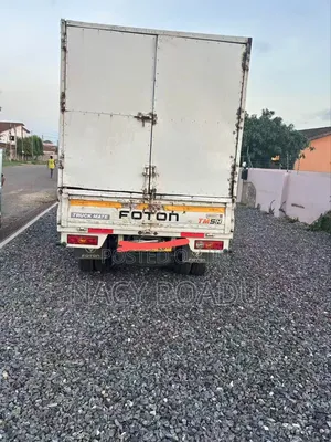 2023 White Box Truck Van