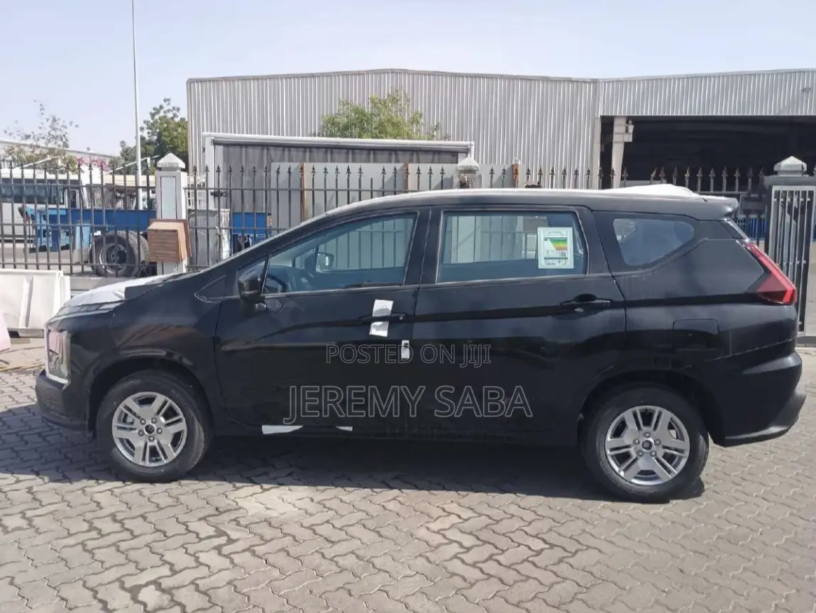 New Mitsubishi Xpander 2025 Gray