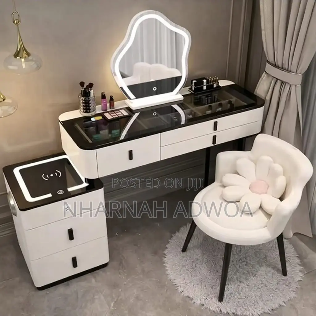 Dressing Table and Mirror Set