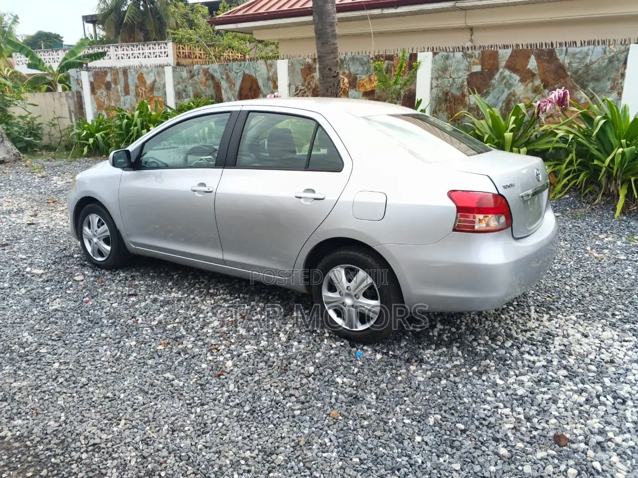 Toyota Yaris 2011 Silver