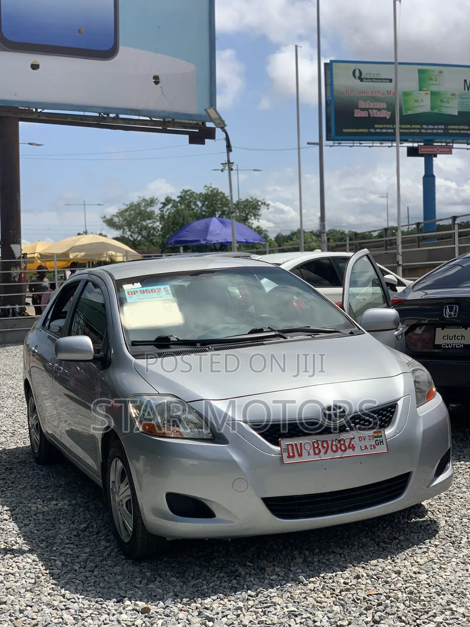 Toyota Yaris 2011 Silver
