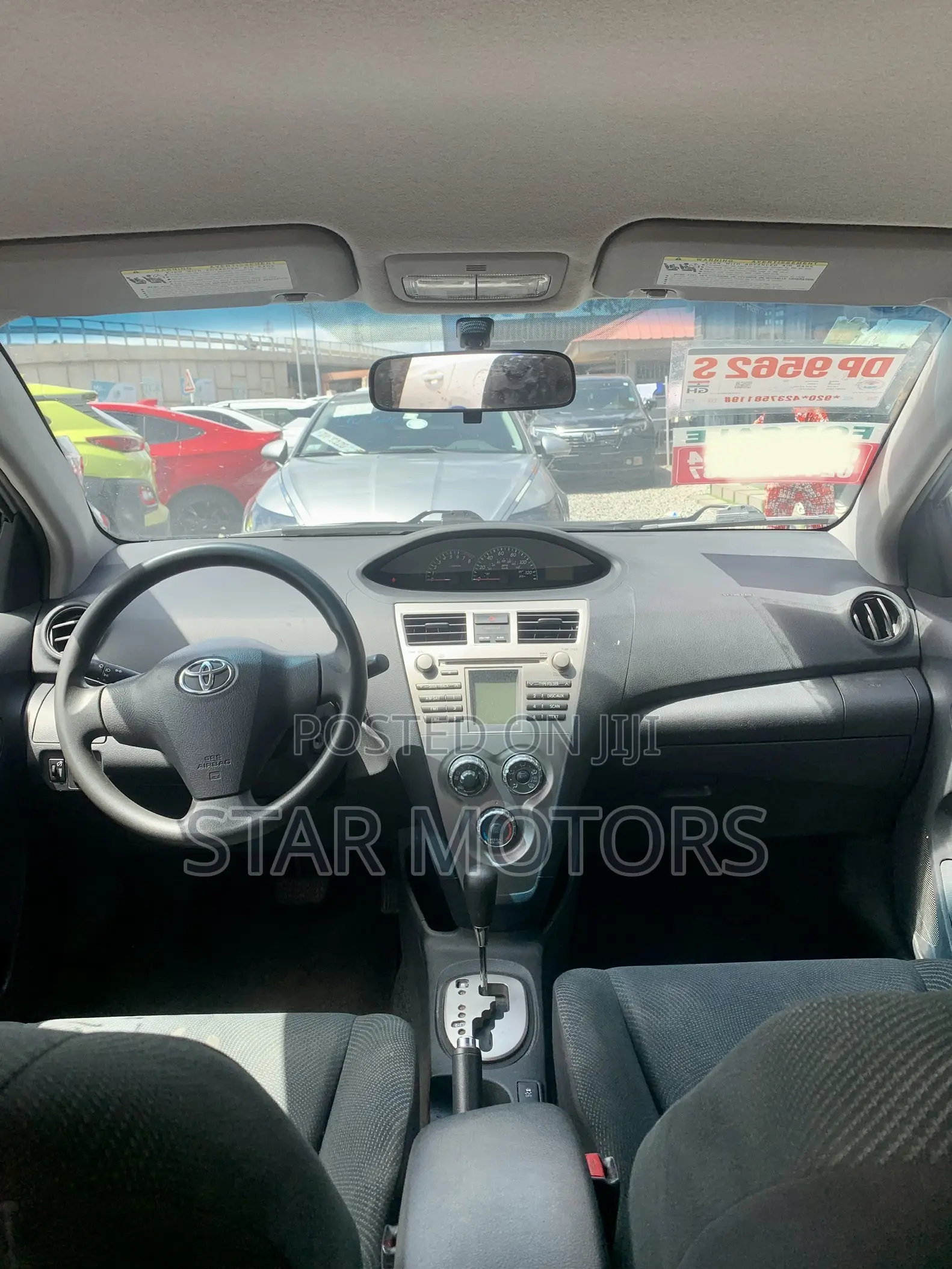 Toyota Yaris 2011 Silver