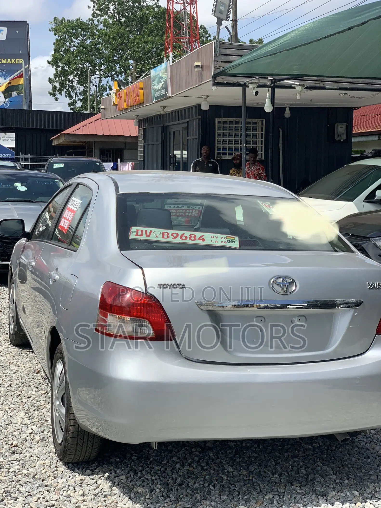 Toyota Yaris 2011 Silver