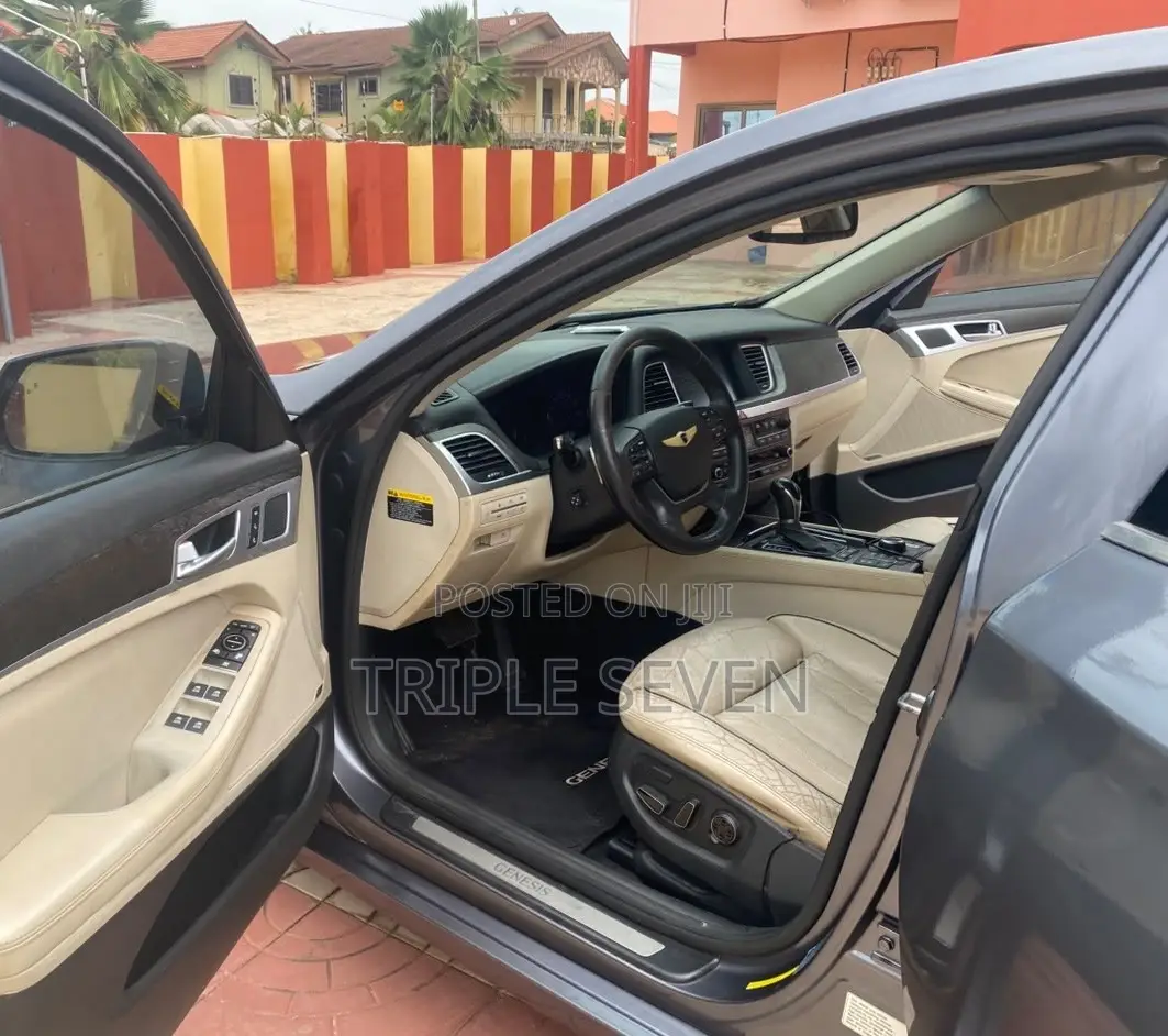 Hyundai Genesis 2015 Gray