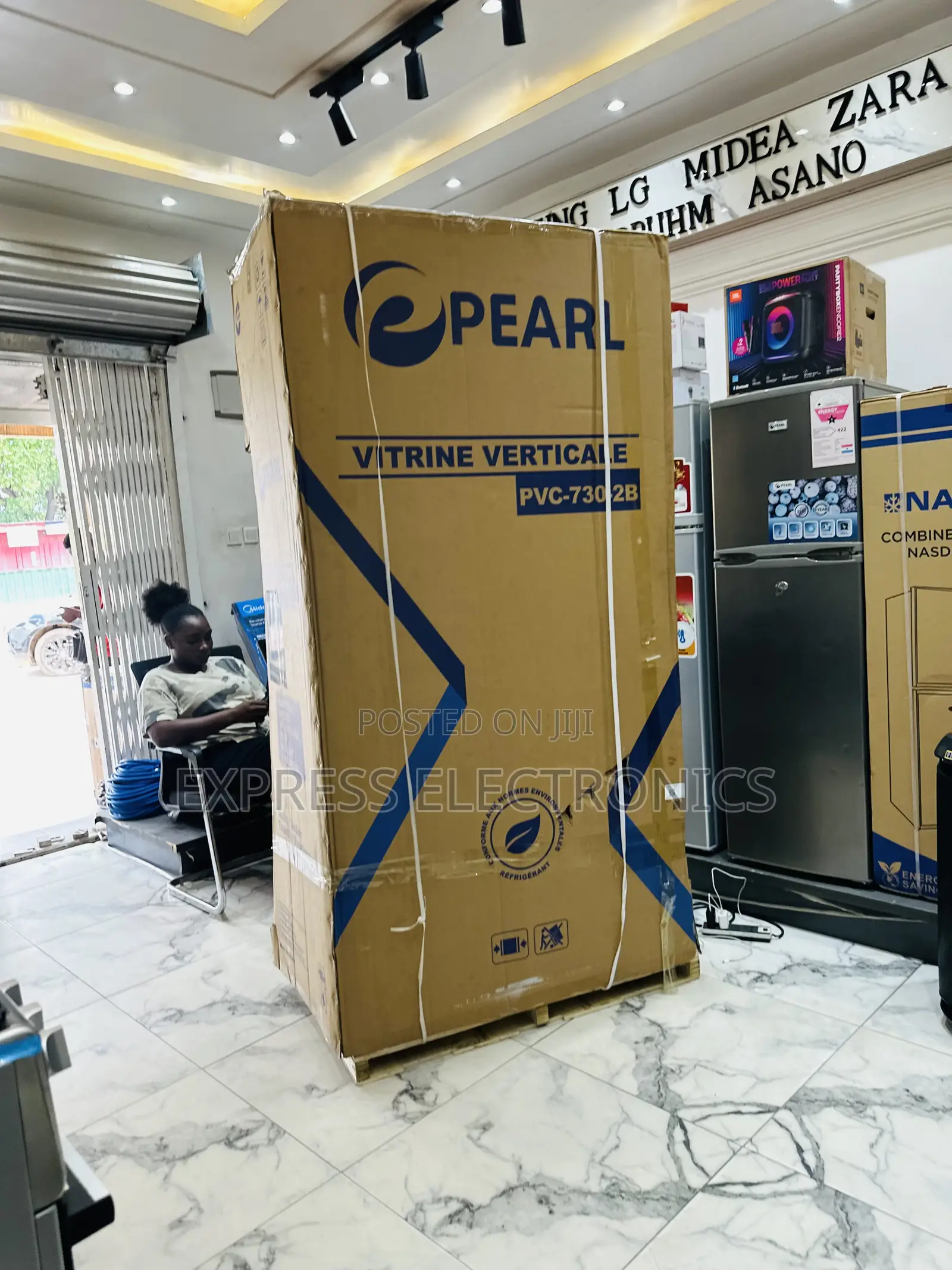 Less Expensive Two Door Fridge Display Pearl PVC-730-2b 610l