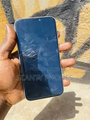 Apple iPhone XR 64 GB White