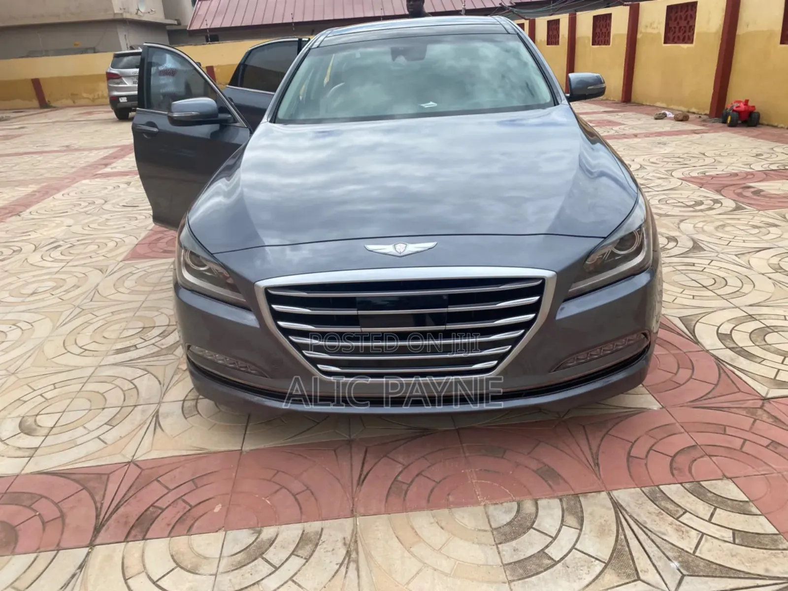 Hyundai Genesis 3.8 AWD 2016 Gray
