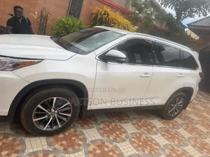 Toyota Highlander Limited 2019 White