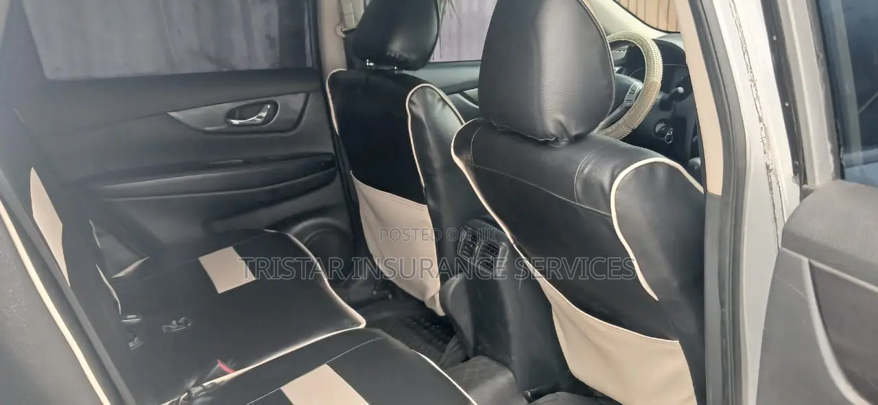 Nissan Rogue S 4dr SUV AWD (2.5L 4cyl CVT) 2015 Silver