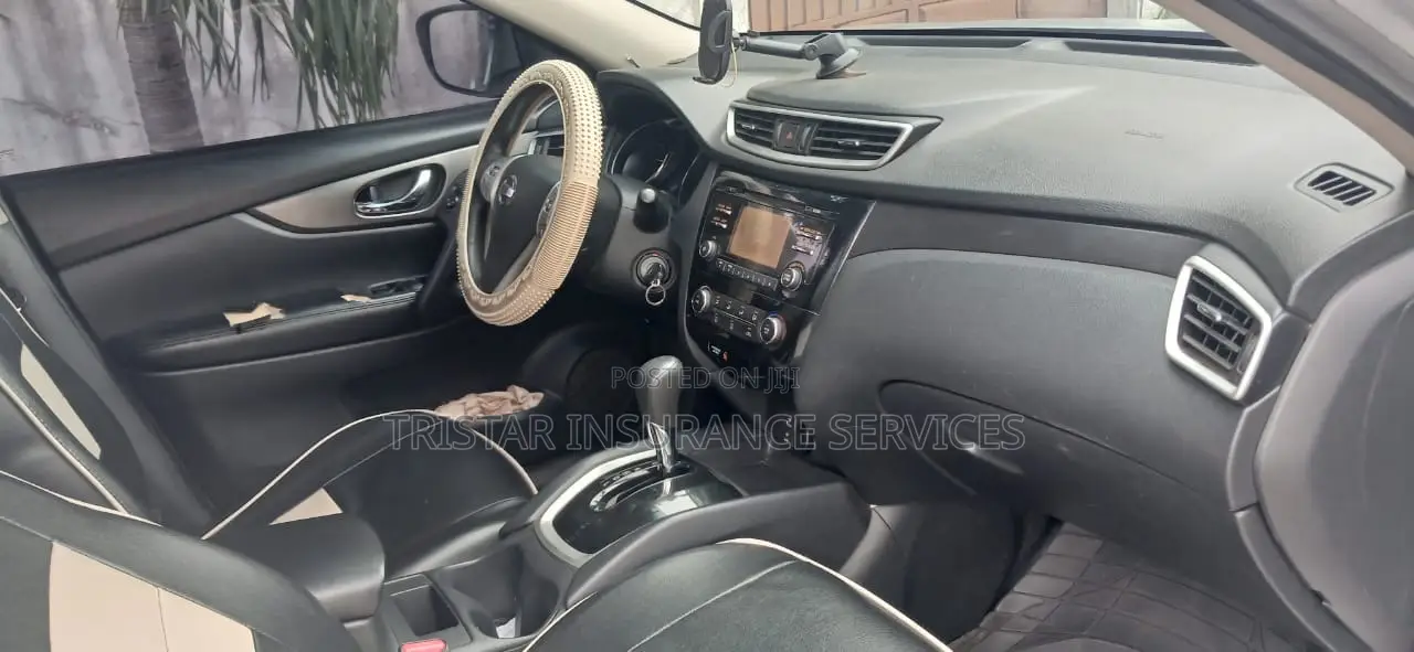 Nissan Rogue S 4dr SUV AWD (2.5L 4cyl CVT) 2015 Silver